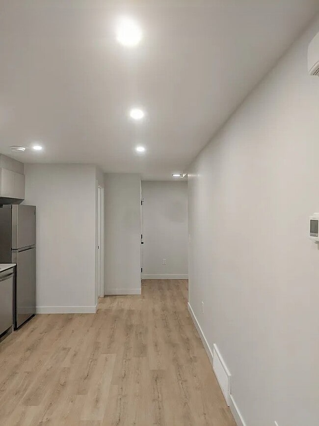 Building Photo - KL28-KL28 28 Ave SW