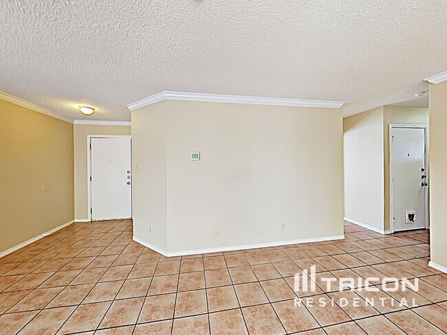 Building Photo - 7807 Encanto Vis Dr