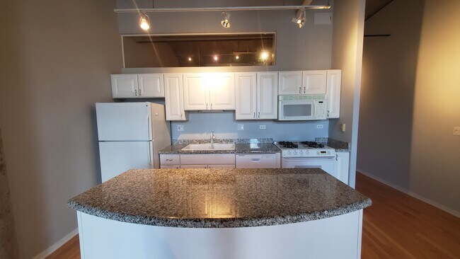 Kitchen - 360 W Illinois St