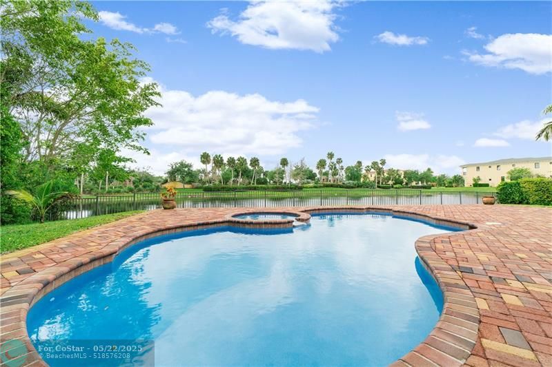 Foto principal - 9722 Clemmons St