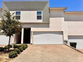 Building Photo - 9913 Kaspar Dr