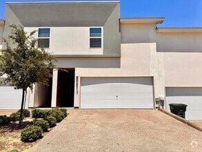 Building Photo - 9913 Kaspar Dr