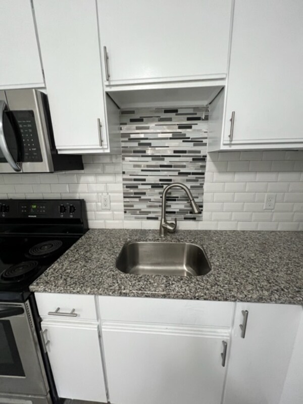 Foto del edificio - 5881 Fiesta Ave