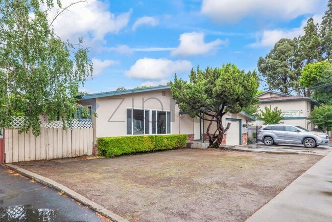 Foto del edificio - 1883 Robin Ln