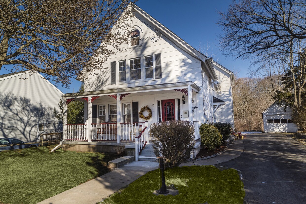 19 Pearl St, Westerly, RI 02891 Apartments in Westerly, RI