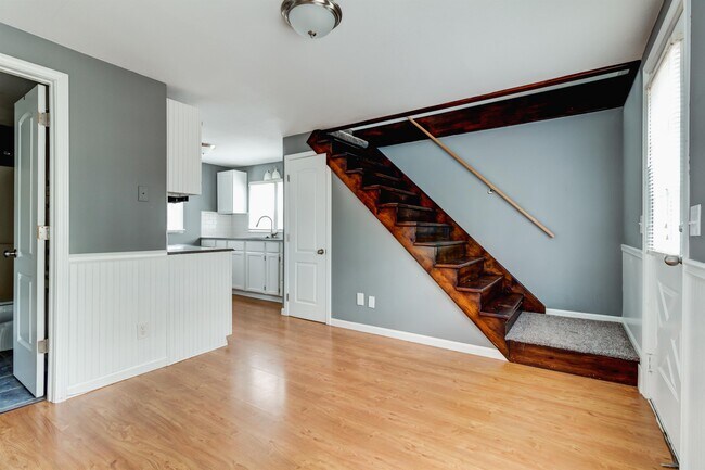 Building Photo - 1112 Quincy St