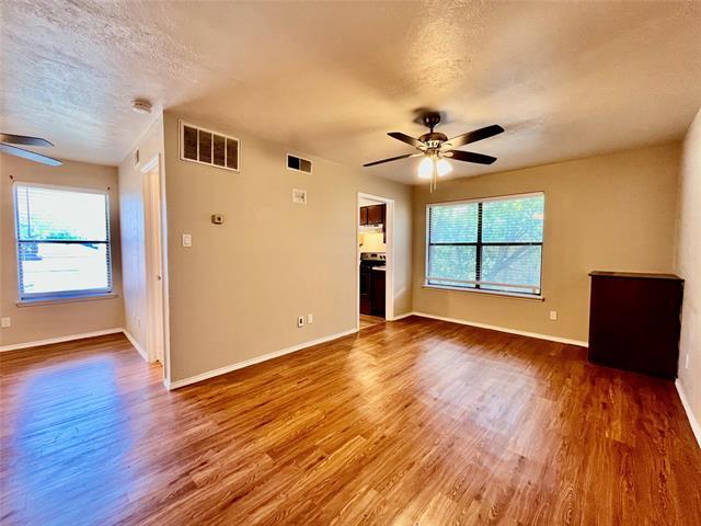 Foto del edificio - 2526 W Prairie St