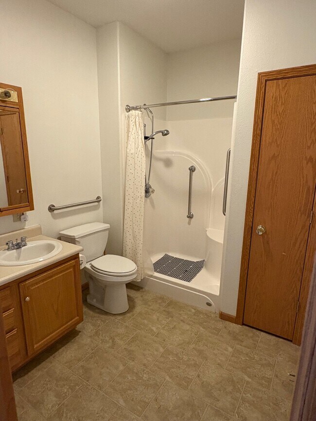 Foto del edificio - 1104 E 15th St