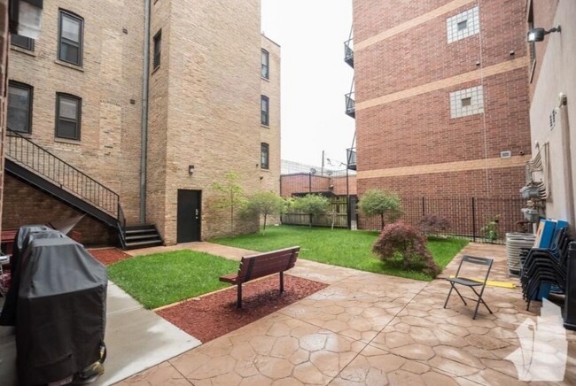 Foto del edificio - 3232 N Sheffield Ave