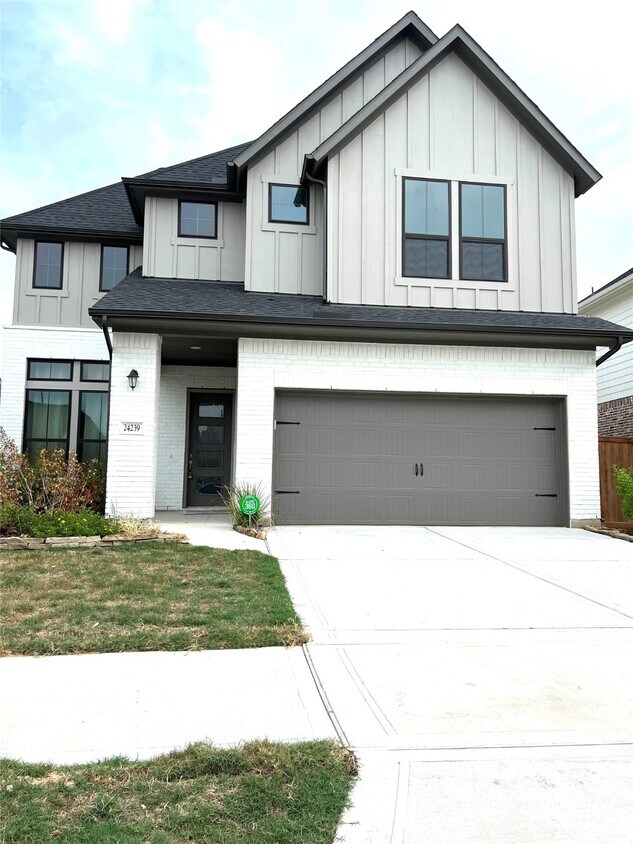 Foto principal - 24239 Maple Summit Ln