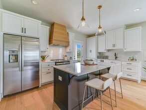 Building Photo - 410 Stagecoach Trail