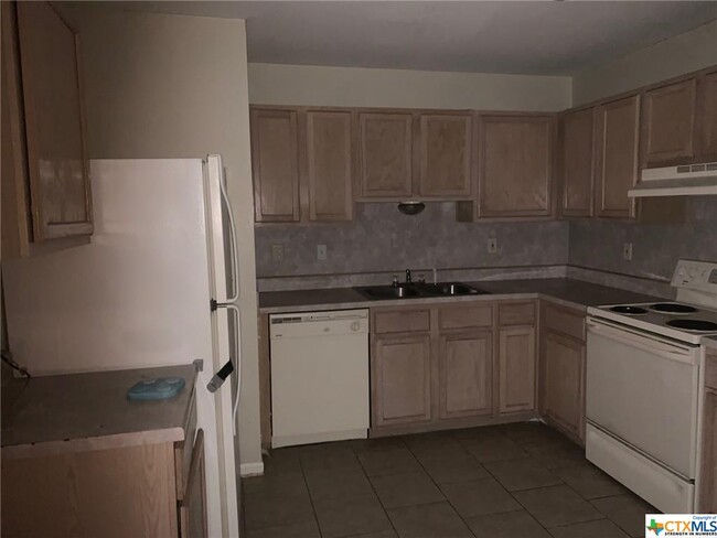 Building Photo - 3206 Hereford Ln