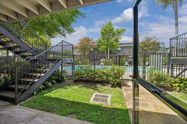 Foto del edificio - 8939 Gaylord Dr