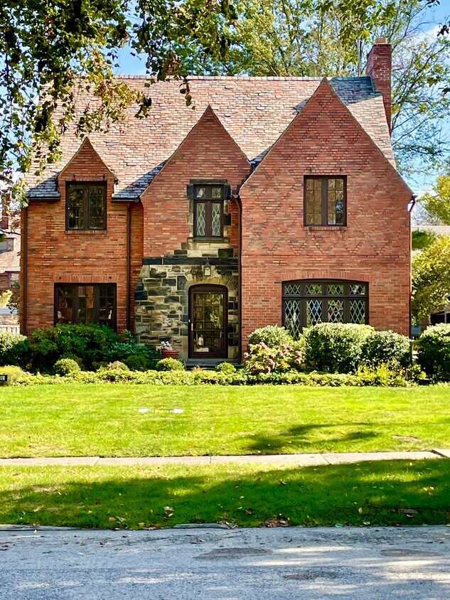 2613 Edgerton Rd, University Heights, OH 44118 House Rental in