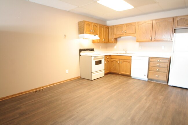 Building Photo - 309 Plum St