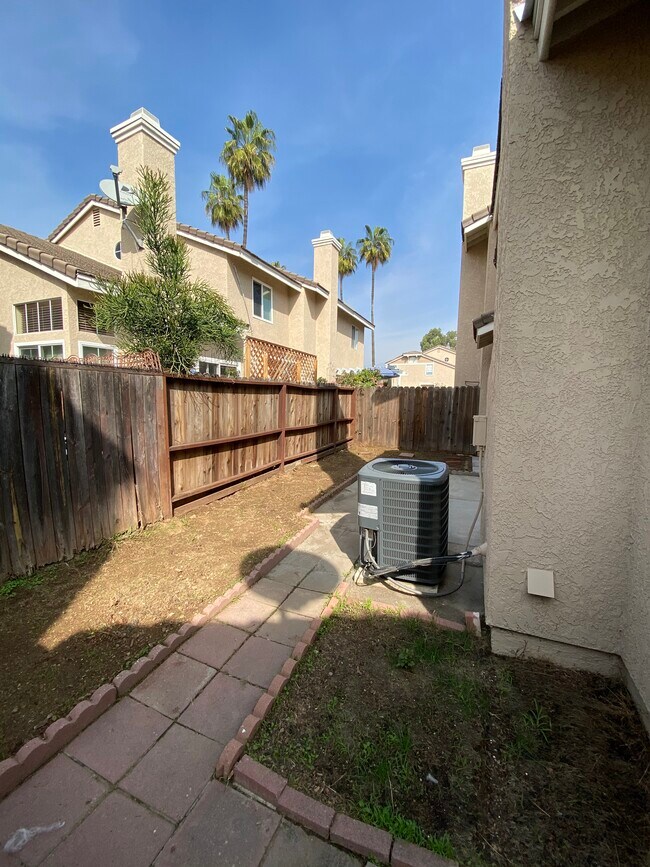 Foto del edificio - 3613 Meadowlark St