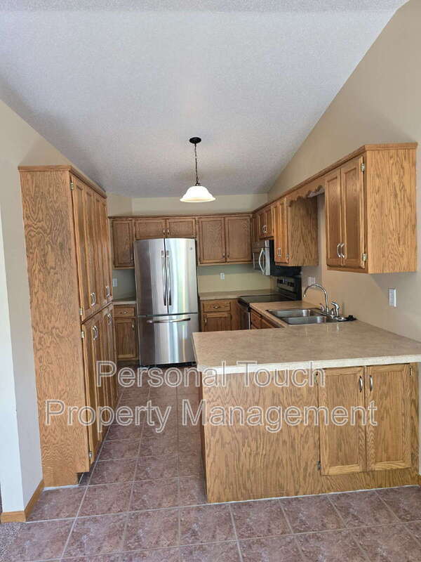 Building Photo - 3502 28th St SW