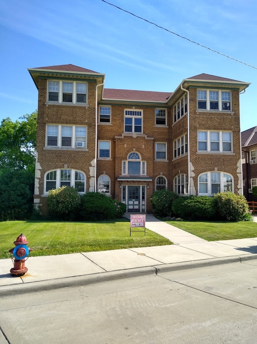 Building Photo - 4552 W Wells St