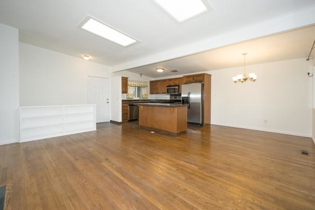 Building Photo - 1 bedroom in Bellevue WA 98008