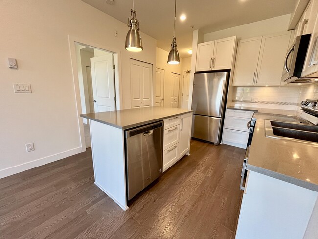 Building Photo - 8360 Delsom Way