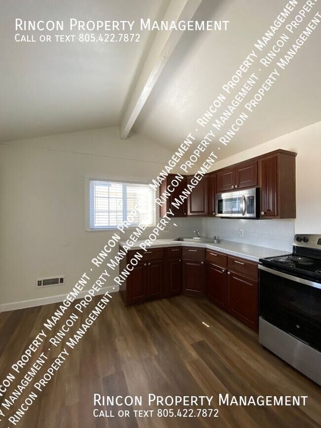 Building Photo - $500 off the first month's rent!! --Single...