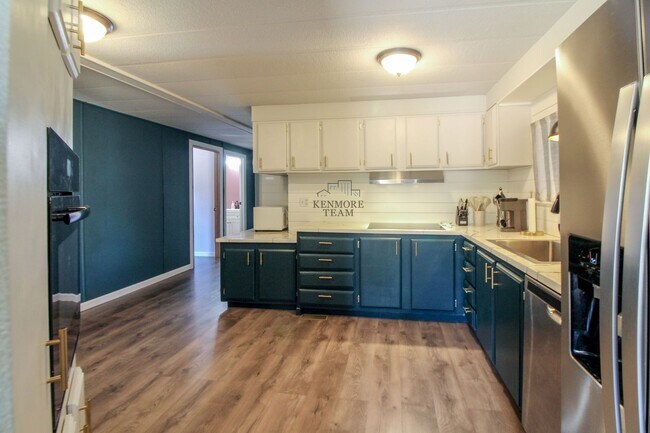 Foto del edificio - 3 Bed, 2 Bath Home in Kennewick with a SHOP!