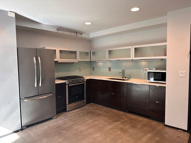 Building Photo - Modern Townhome in Georgetown!  Available ...