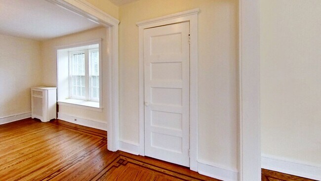 Foto del edificio - 504 Harper Ave