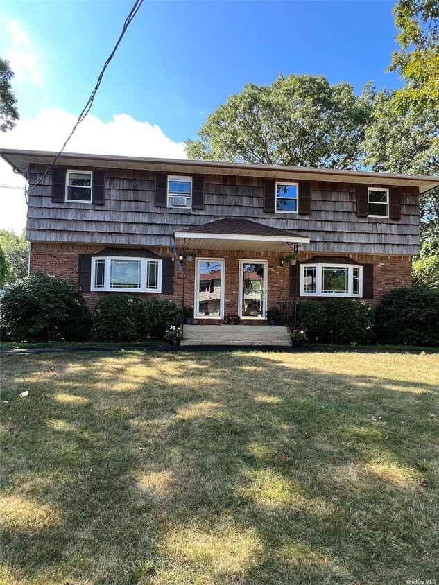 434 Clarice Blvd, Holbrook, NY 11741 Townhome Rentals in Holbrook NY