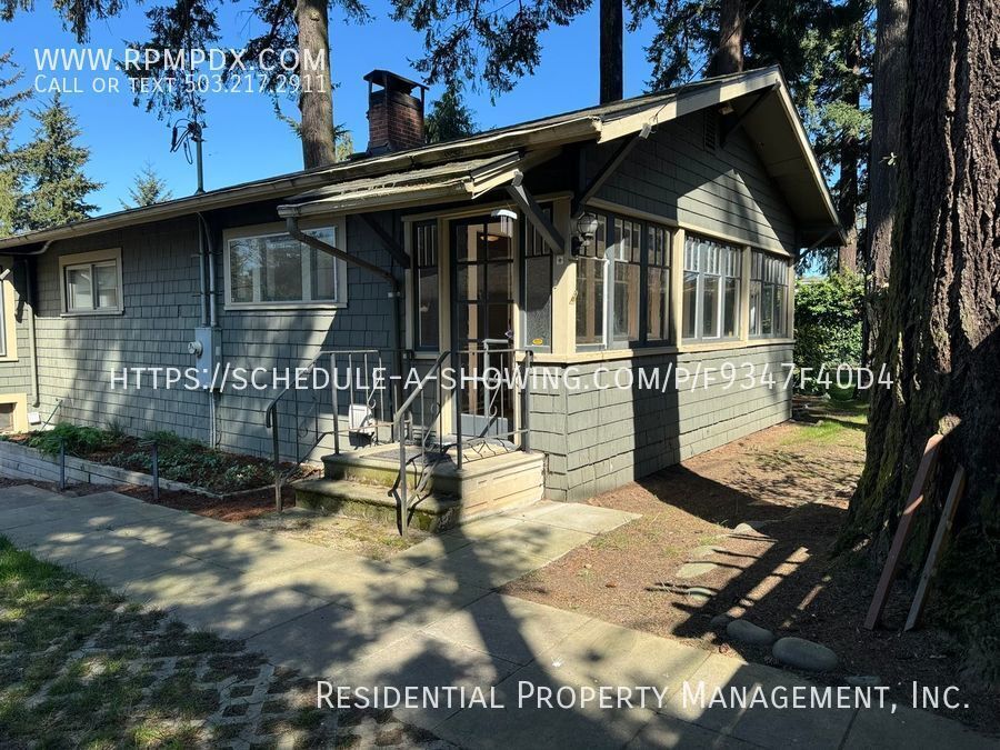 Foto principal - 1924 NE Portland Bungalow Located on a 1/4...