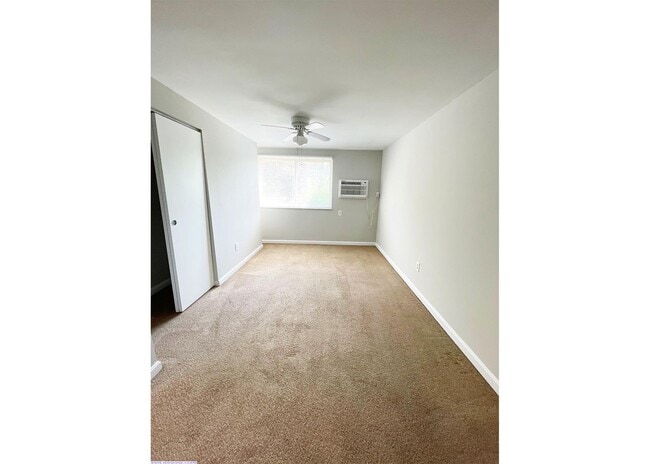 Building Photo - 566 Lowell Ave