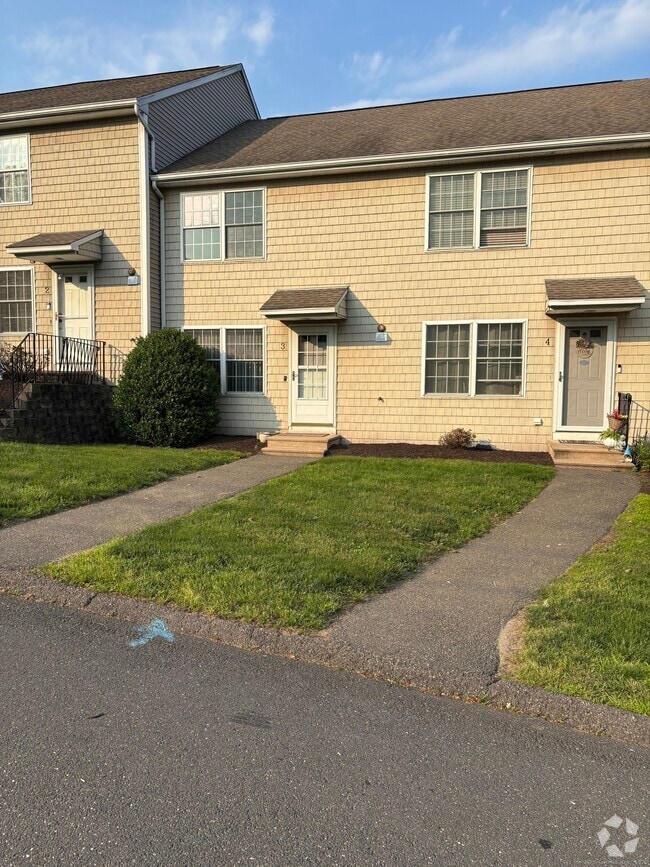 Building Photo - 108 Mohican Ave