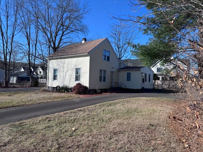 Building Photo - 37 Landin St