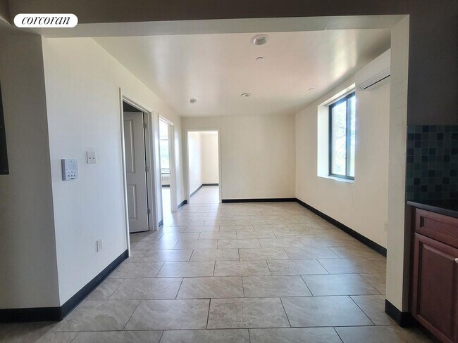 Building Photo - 461 Winthrop St