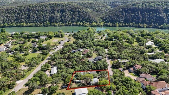 Building Photo - 1403 Minnie Dr