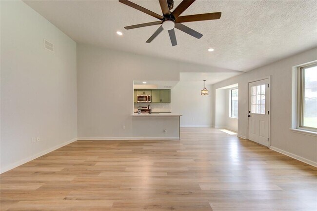 Building Photo - 21319 Park Green Dr