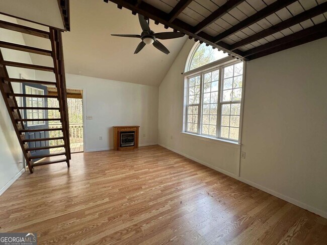 Foto del edificio - 422 Laurel Ridge Rd