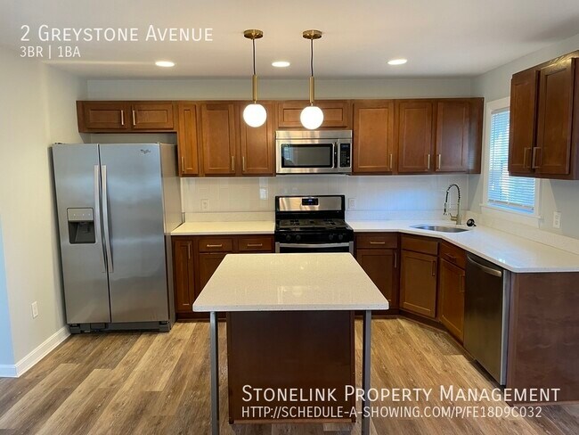 Building Photo - 2 Greystone Ave