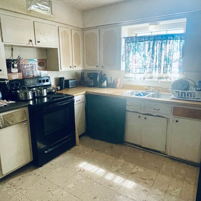 Foto del edificio - 1409 E 23rd St