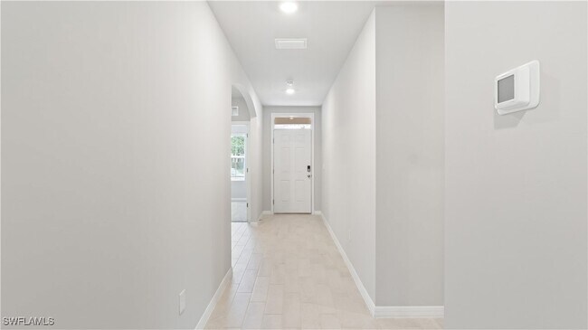 Foto del edificio - 1903 Cape Coral Pkwy W