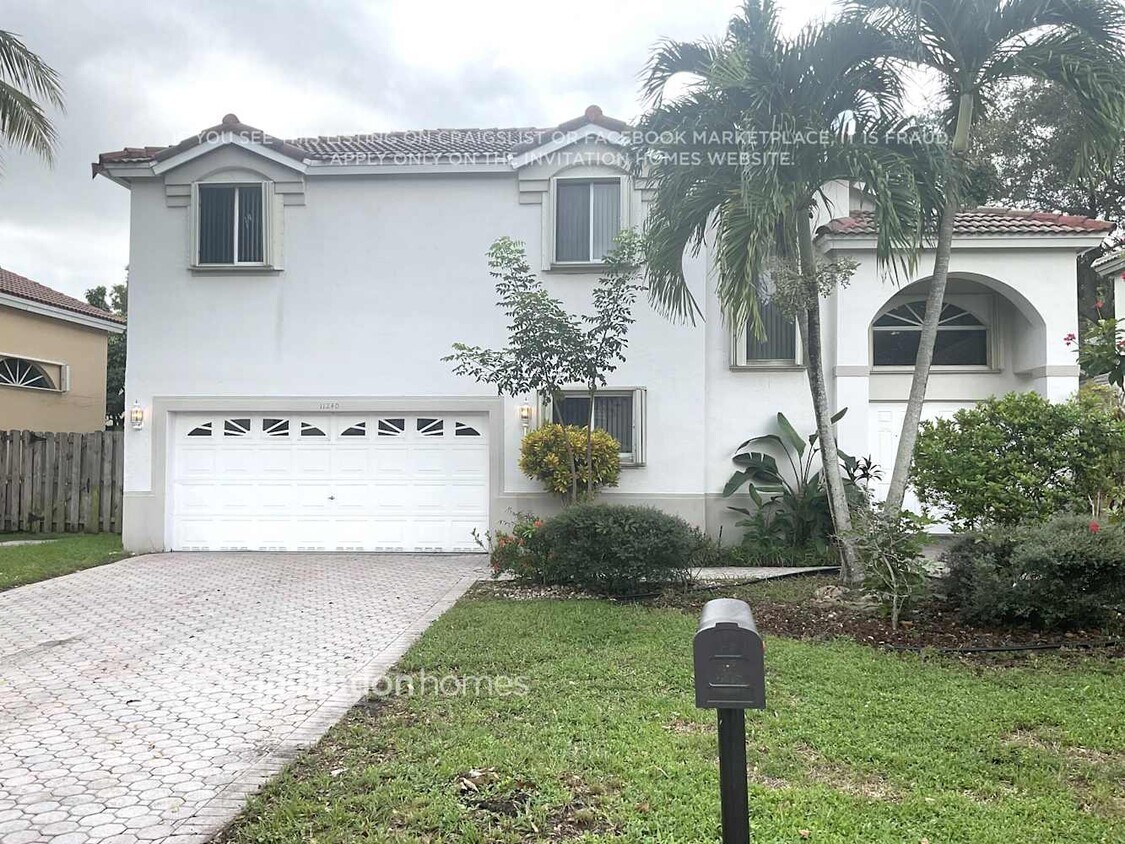 Foto principal - 11240 Renaissance Rd