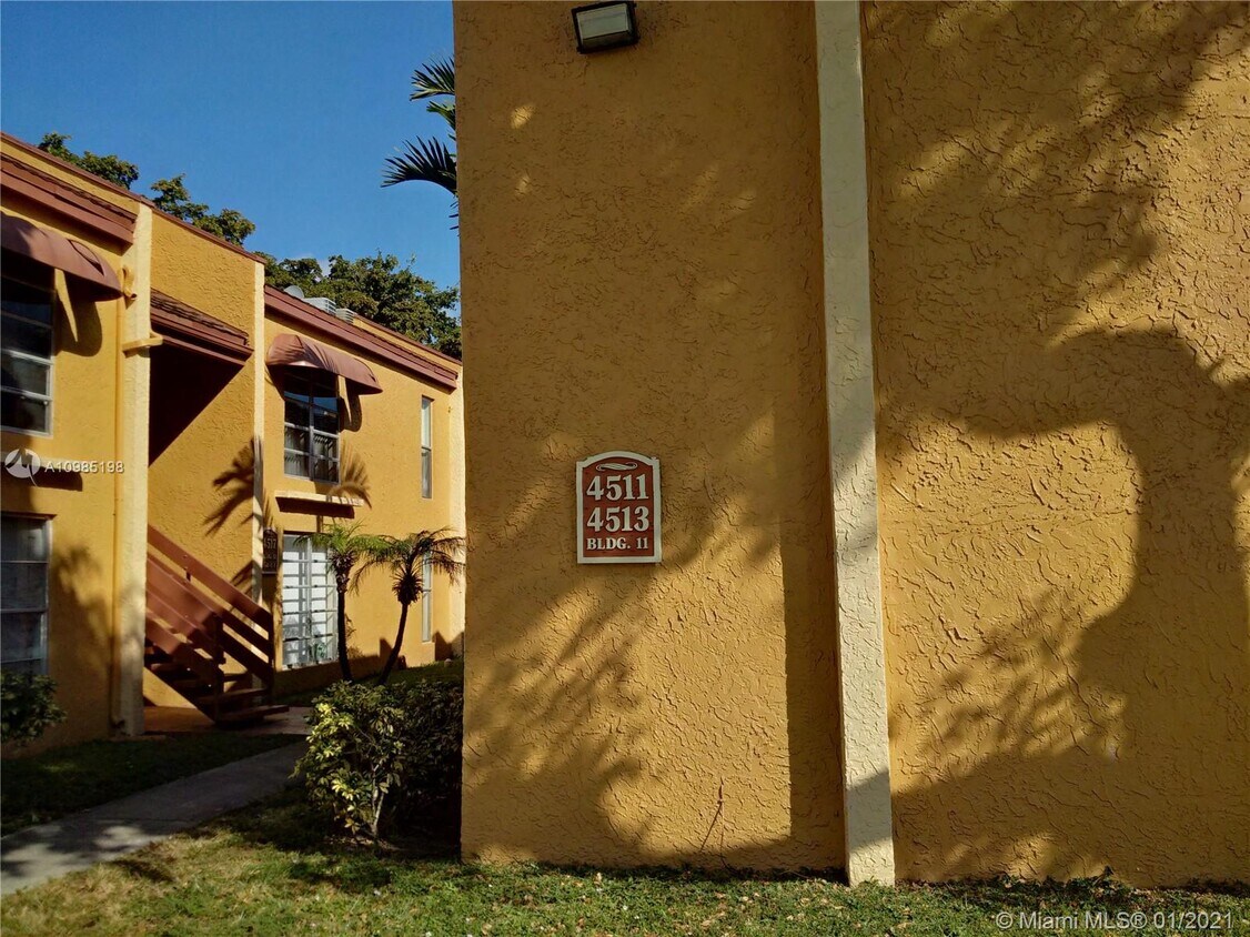 4513 Treehouse Ln Unit H Tamarac Fl 33319 Condo For Rent In Tamarac Fl Apartments Com