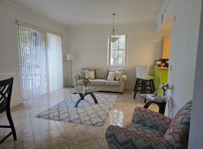 Foto del edificio - 8956 W Flagler St