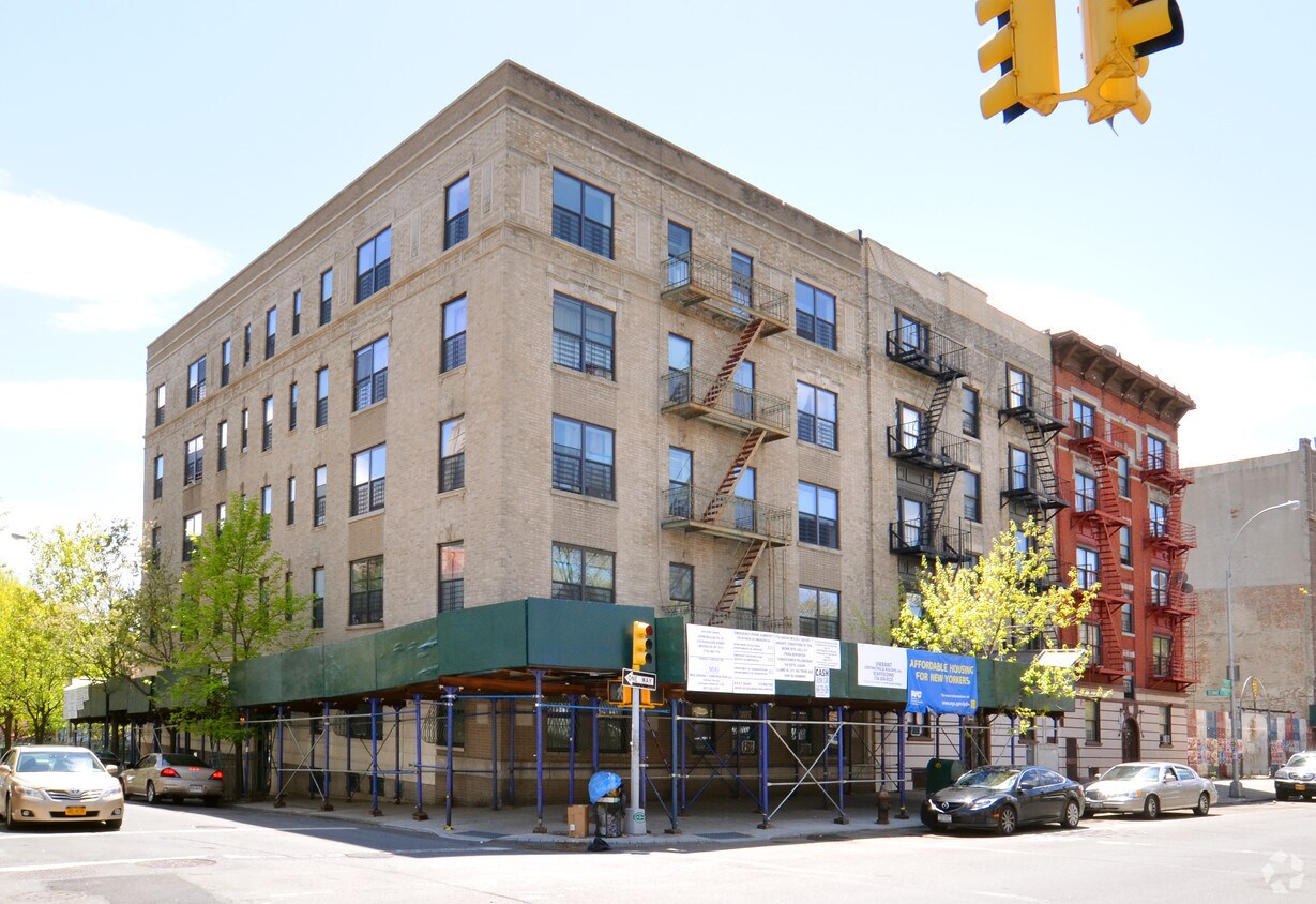 Foto del edificio - 1656 Dr Martin L King Jr Blvd