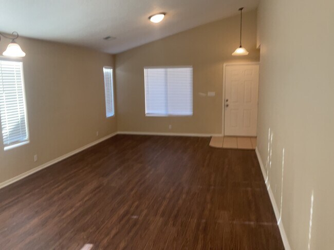 Building Photo - 1312 Penasco Rd NE