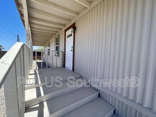 Foto del edificio - 437 Riverfront Dr