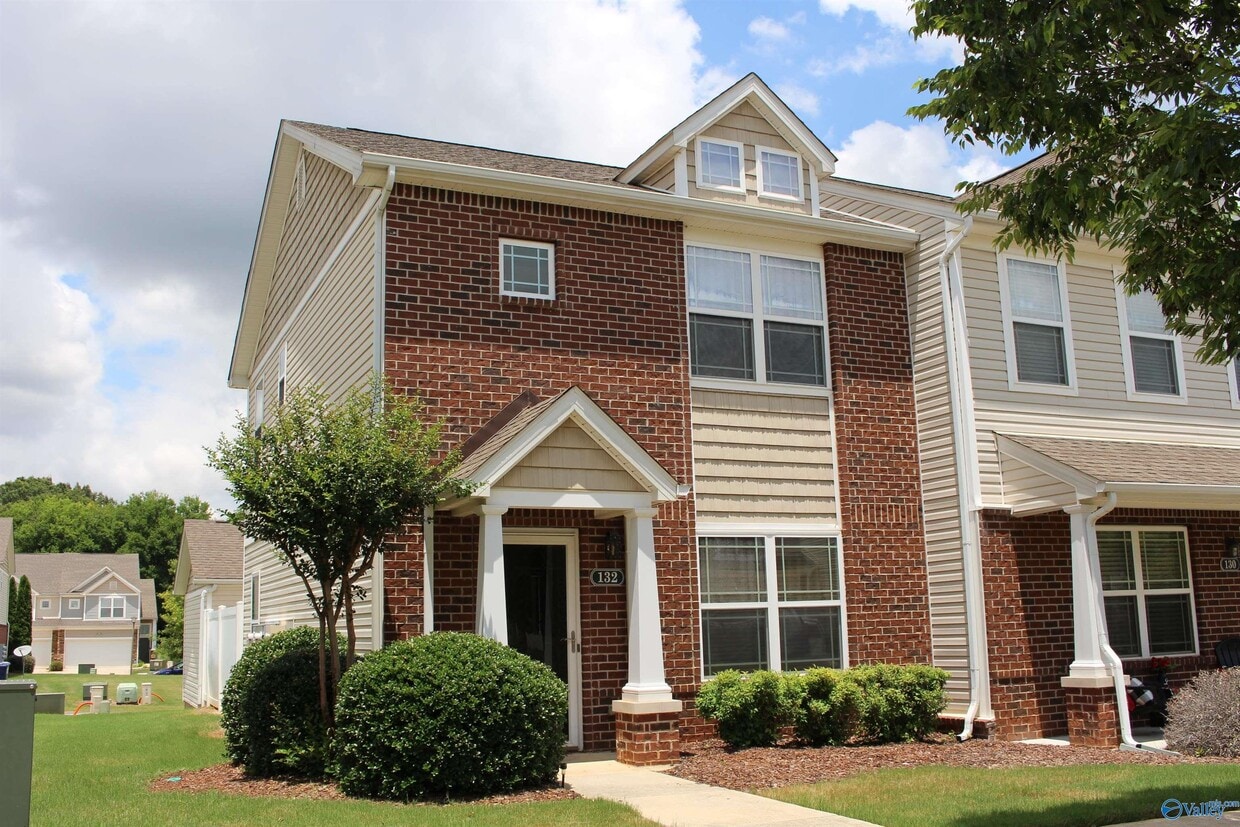 132 Woodsbrook Pl SW, Madison, AL 35756 Townhome Rentals in Madison