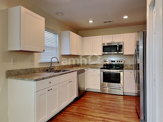 Foto del edificio - 772 Thornbird Cir