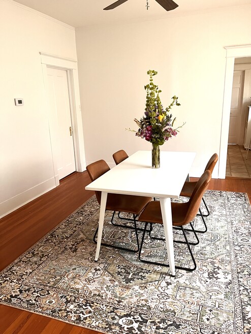 Furnished dining room (2902) - 2900 Palmer Ave