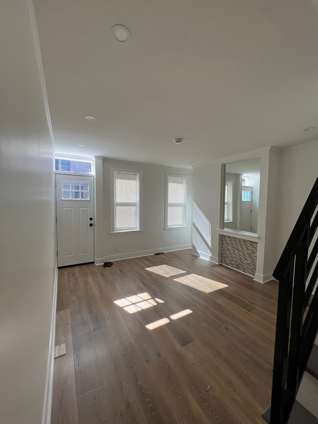 Building Photo - 1229 Webster St